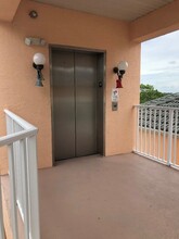1320 Gondola Park Dr in Venice, FL - Building Photo - Building Photo