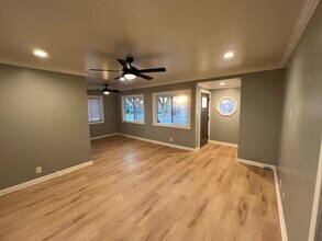 576 Geneva Ave in Claremont, CA - Foto de edificio - Building Photo