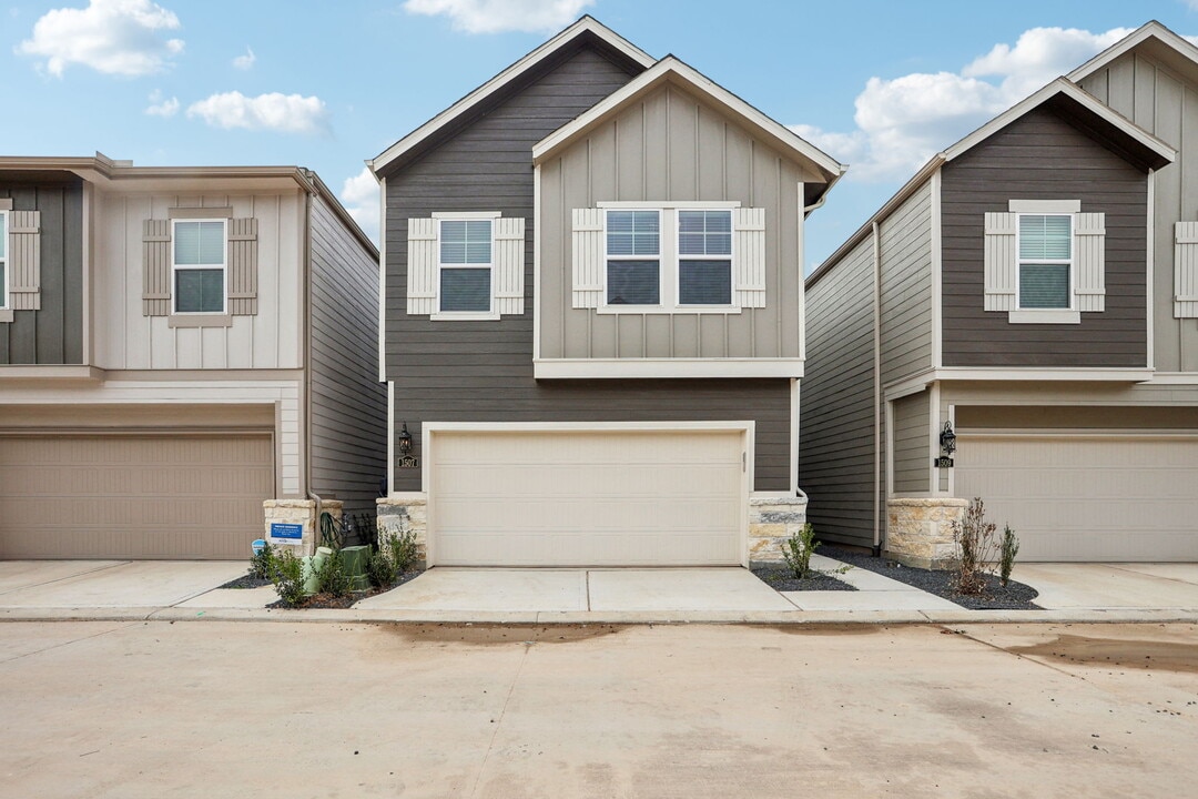 1515 Blue Acer Dr in Houston, TX - Building Photo