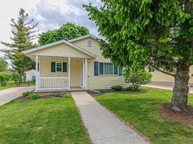 1139 W Hawes Ave in Appleton, WI - Building Photo