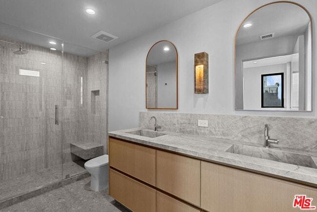 426 Arnaz Dr in Los Angeles, CA - Building Photo - Building Photo