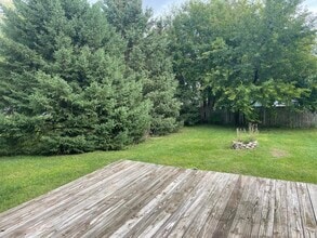 8215 Rutledge St in Merrillville, IN - Foto de edificio - Building Photo