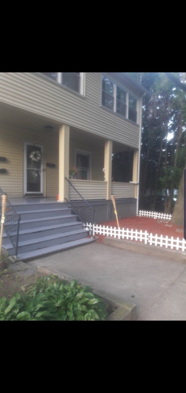 4 Hull St Apartments and Nearby Ansonia Apartments For Rent Ansonia, CT