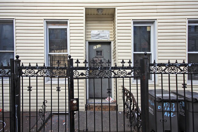 1517 Dekalb Ave in Brooklyn, NY - Building Photo - Building Photo