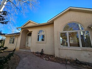 6911 US-24 in Divide, CO - Building Photo - Building Photo