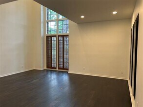 11946 Tavel Cir in Dallas, TX - Building Photo - Building Photo