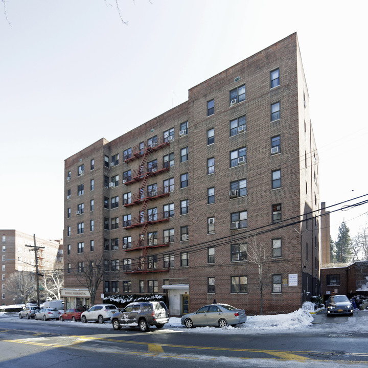 500 Riverdale Ave in Yonkers, NY - Building Photo