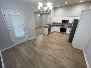 100 Dublin Ln in Shelbyville, KY - Building Photo - Building Photo