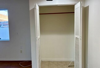 1412 S Sherbourne Dr in Los Angeles, CA - Building Photo - Building Photo