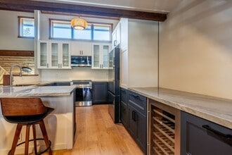 410 White Bark in Mammoth Lakes, CA - Building Photo - Building Photo