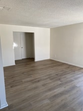 26084 Camphorwood Ave, Unit 26086 in Hemet, CA - Foto de edificio - Building Photo