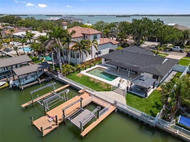 668 Harbor Is in Clearwater, FL - Building Photo - Building Photo