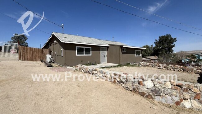 17614 Spencer Rd in Victorville, CA - Building Photo - Building Photo