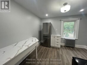 611 Talbot St in London, ON - Building Photo - Building Photo