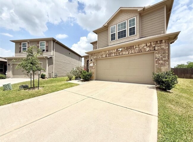 14502 Chasing Bend Dr