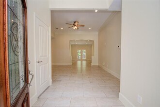 10572 Twin Oak Dr in Conroe, TX - Building Photo - Building Photo