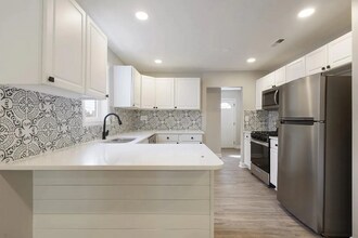 1811 Cherry St in Noblesville, IN - Foto de edificio - Building Photo