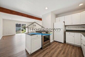 1470 E Burnham Ave in Hayden, ID - Building Photo - Building Photo