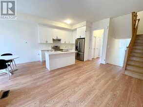 22 Kahshe Ln in Richmond Hill, ON - Building Photo - Building Photo