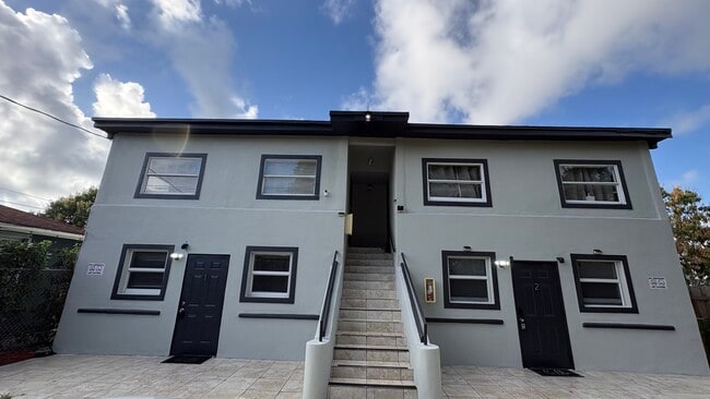 414 NW 53rd St, Unit 2