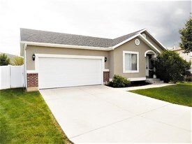 385 Pommel Dr in Payson, UT - Building Photo