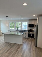 169 E Main St, Unit 169 #B in Gloucester, MA - Building Photo - Building Photo