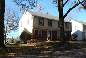 Terrace Park Townhomes in Kansas City, MO - Foto de edificio - Building Photo