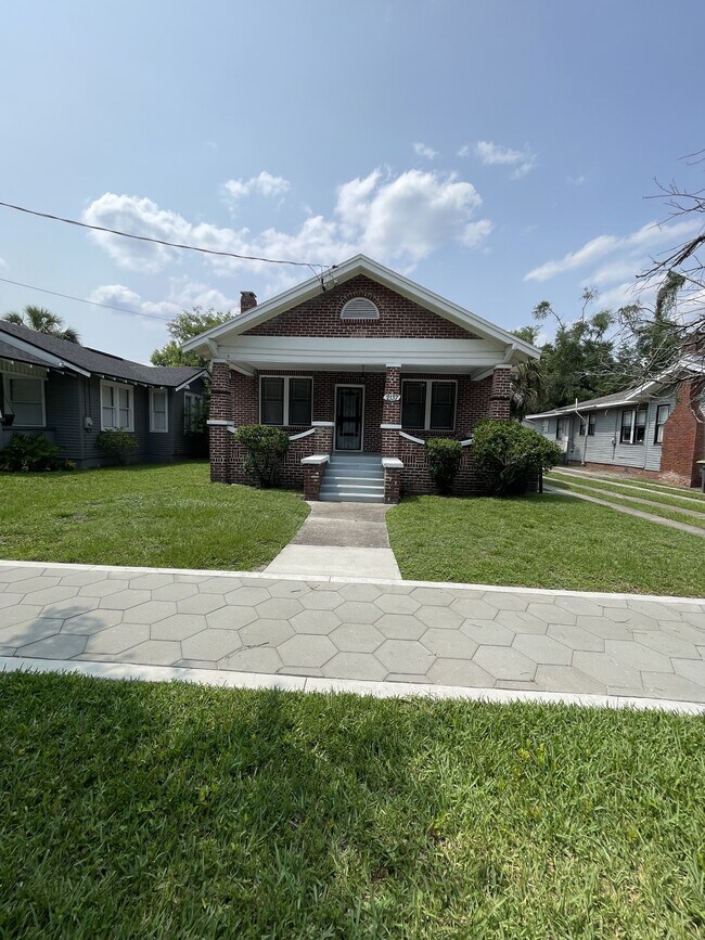 property at 2137 Dellwood Ave