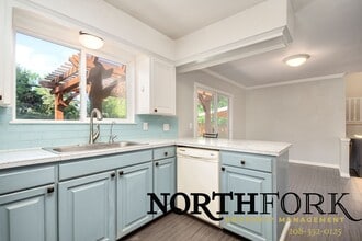 6431 Robertson Dr in Boise, ID - Foto de edificio - Building Photo