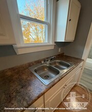 1272 Pleasant St in New Bedford, MA - Foto de edificio - Building Photo