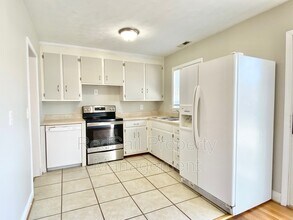 617 Nottingham Dr in Hampton, VA - Building Photo - Building Photo