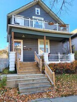 2525 N Weil St in Milwaukee, WI - Building Photo