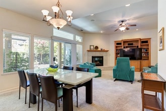 872 E Green Acres Dr in Fresno, CA - Building Photo - Building Photo