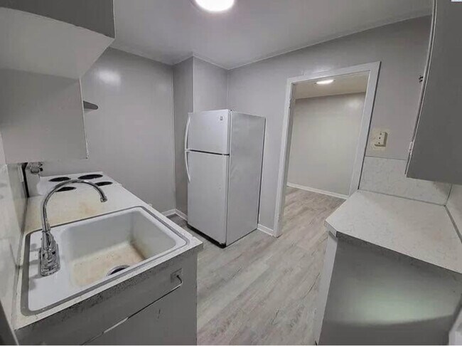 400 Barth Ave in Richland, WA - Foto de edificio - Building Photo