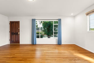 5651 N Bryn Mawr St in Ventura, CA - Building Photo - Building Photo