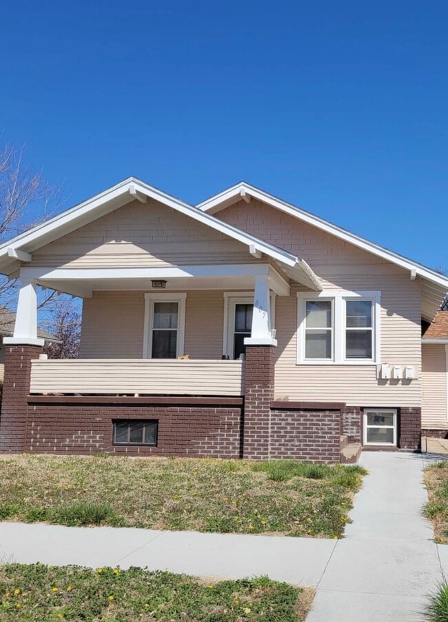 807 W 2nd St in McCook, NE - Building Photo - Building Photo