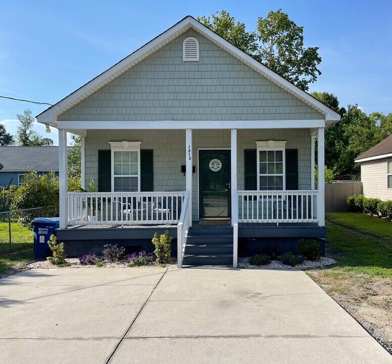 1213 Wooster St in Wilmington, NC - Building Photo