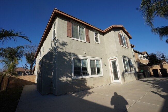 6611 Heathgrove Dr in Corona, CA - Building Photo - Building Photo