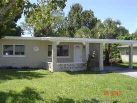 5030 98th Ave N in Pinellas Park, FL - Building Photo