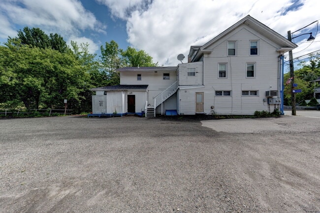 49 W Main St in Sprague, CT - Building Photo - Building Photo
