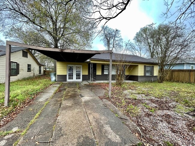 property at 2370 Hybrook Ln