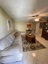 8406 NW 35th St in Coral Springs, FL - Building Photo