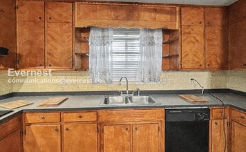 7852 Opal Dr, Unit 104 in Chattanooga, TN - Foto de edificio - Building Photo