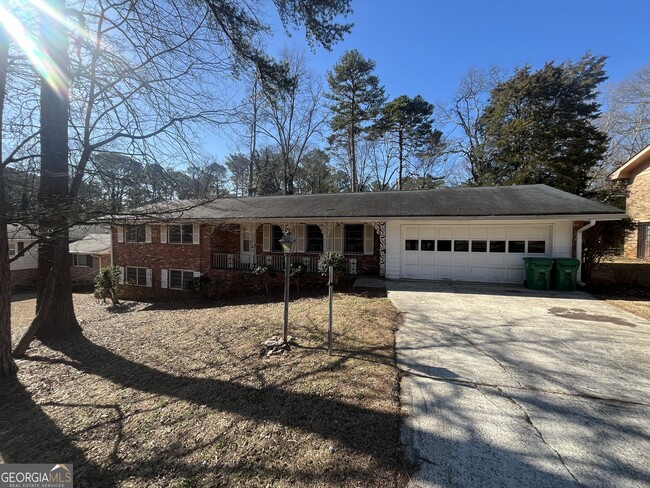 345 Navarre Dr