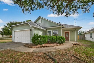 9418 Belleclaire Ln in Houston, TX - Building Photo - Building Photo