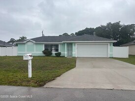 481 Firestone St NE in Palm Bay, FL - Building Photo