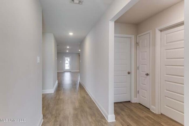 6487 Eastland Cir in Biloxi, MS - Building Photo - Building Photo