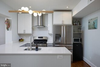 421 Longfellow St NW in Washington, DC - Building Photo - Building Photo