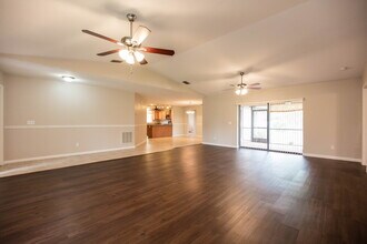 1320 SE 2nd St, Unit 9057-302 in Cape Coral, FL - Building Photo - Building Photo