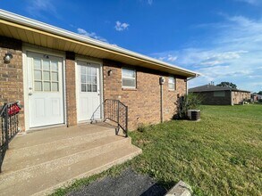 5377 S Hutchinson Ct-Unit -C5 in Battlefield, MO - Building Photo - Building Photo